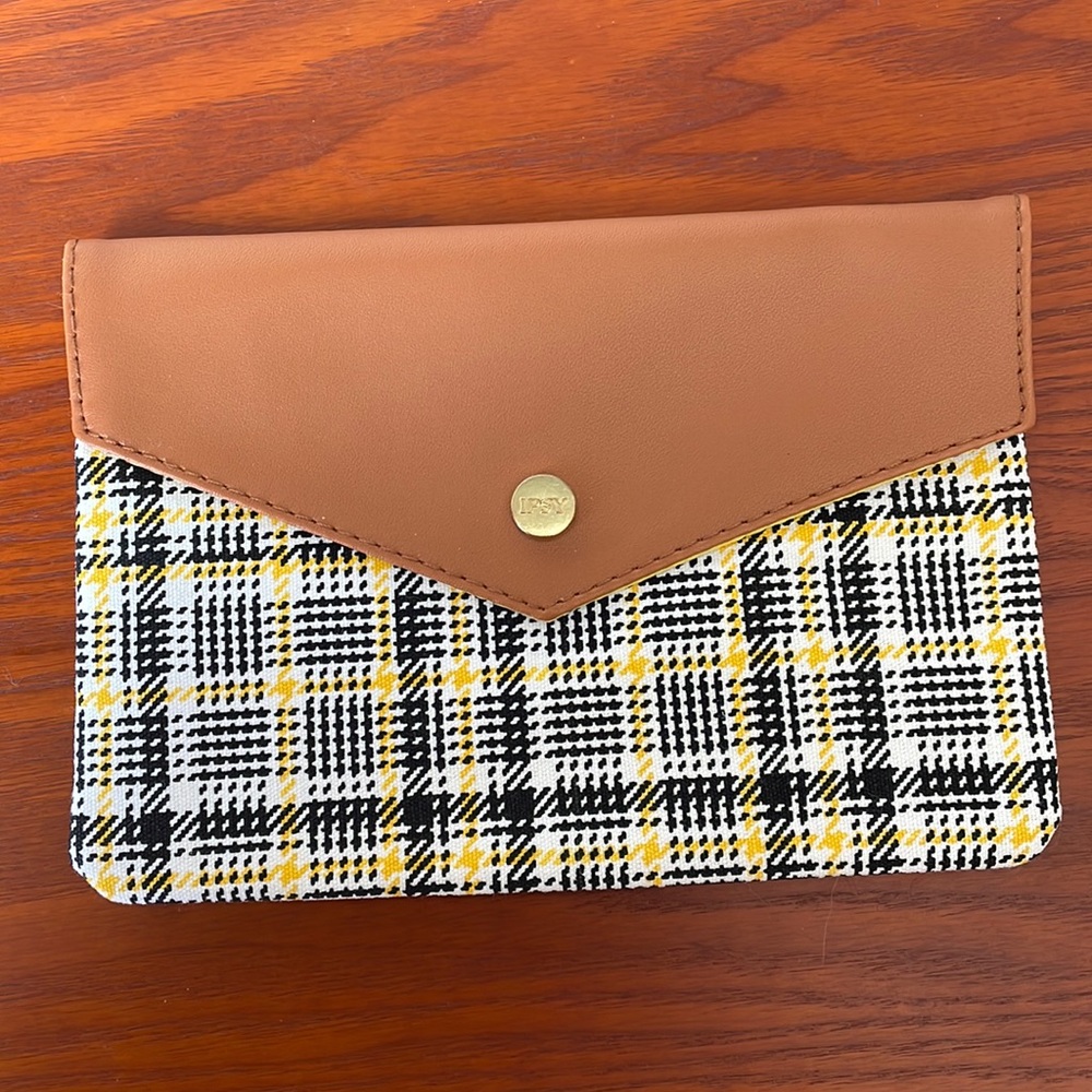 Plaid ipsy Makeup Bag- brand new